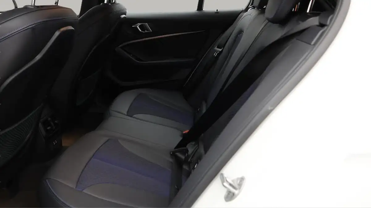 2022-bmw-1-series-15-118i-m-sport-lcp-big-24