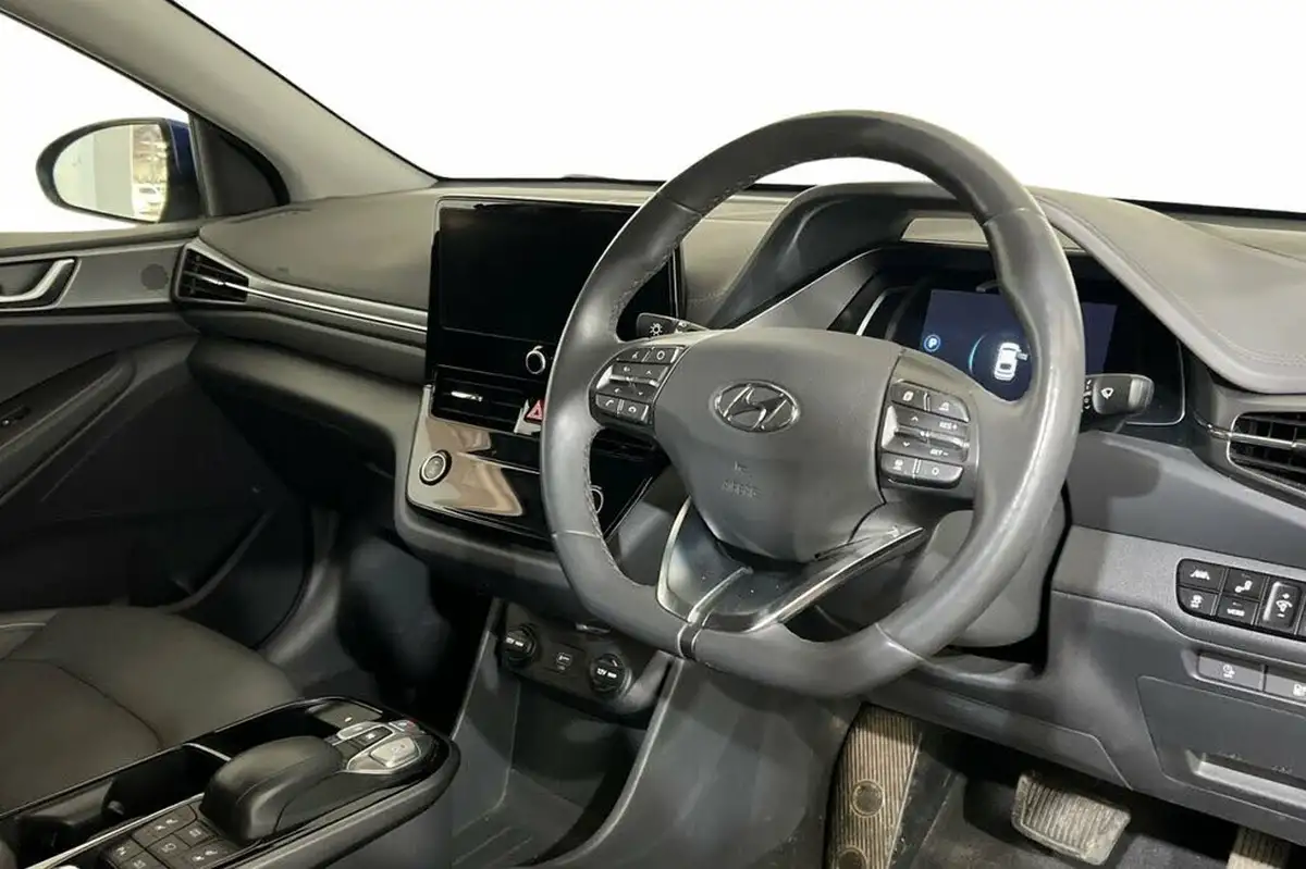 2021-hyundai-ioniq-e-premium-se-electric-100kw-big-6
