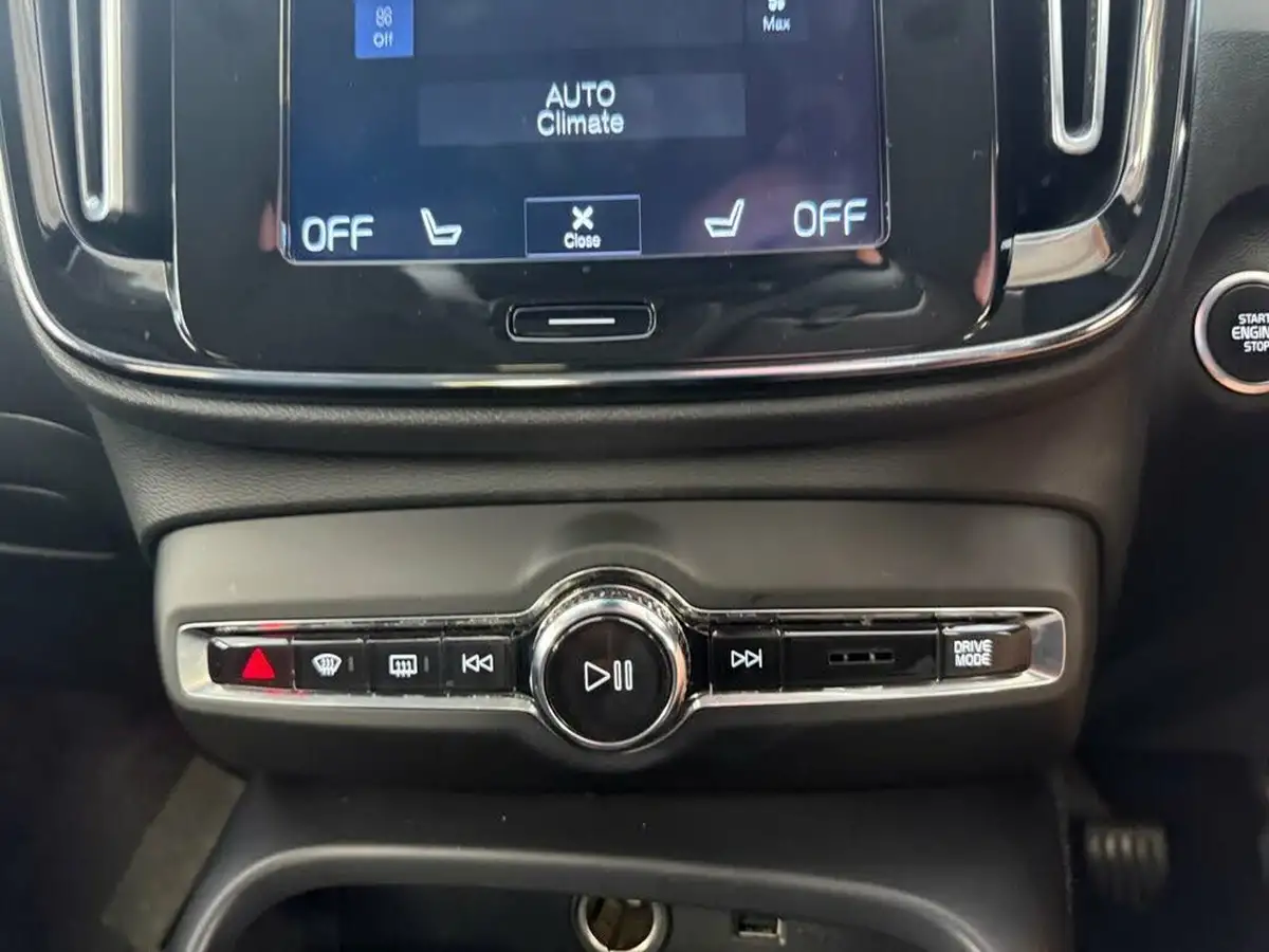 2019-volvo-xc40-15-t3-momentum-163bhp-big-16