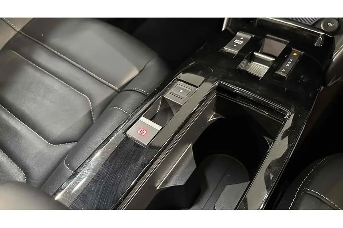 2022-citroen-c4-e-shine-plus-big-52