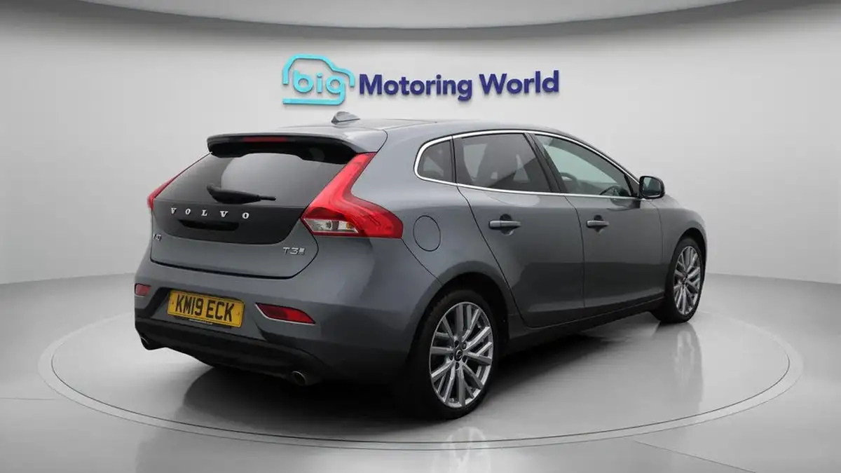 2019-volvo-v40-15-t3-inscription-big-7