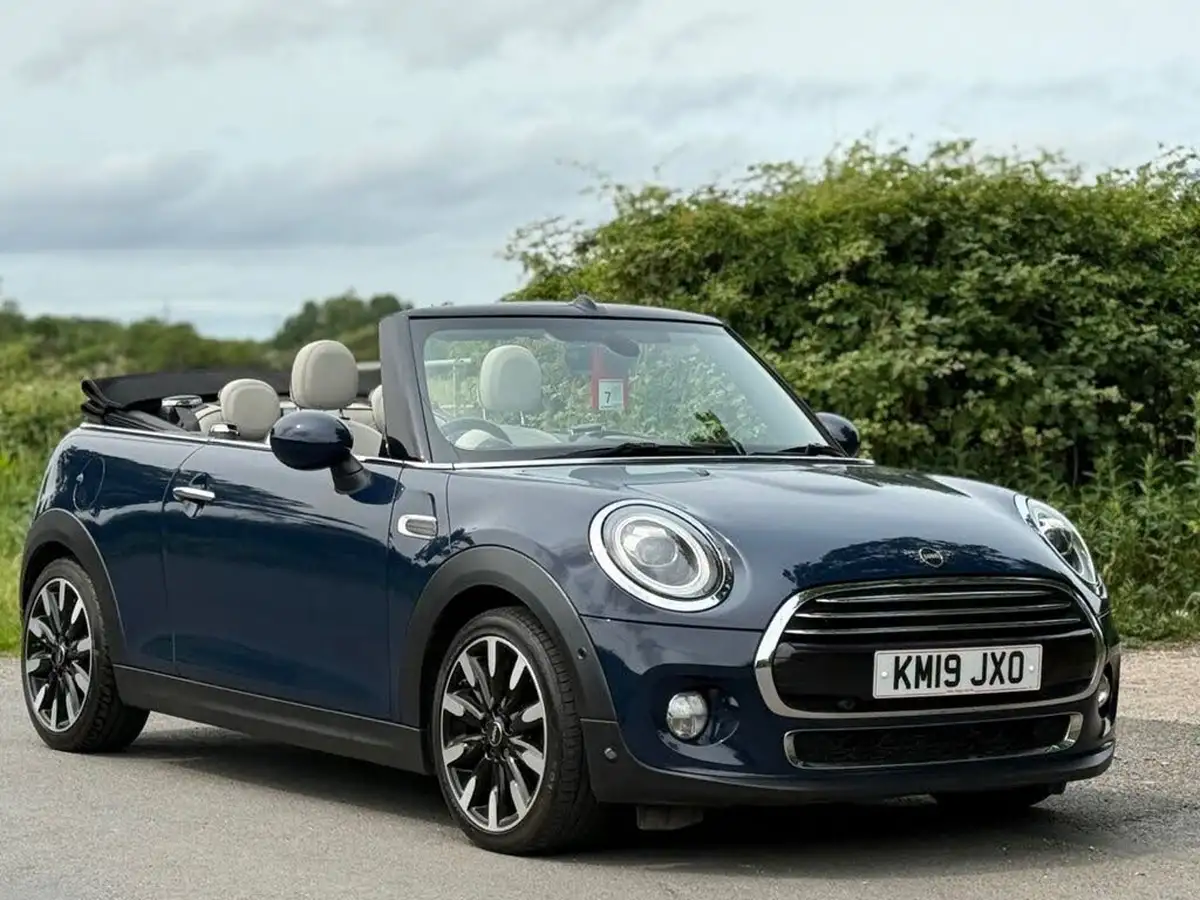 2019-mini-cooper-15-cooper-exclusive-134bhp-ss-convertible-2d-auto-big-0