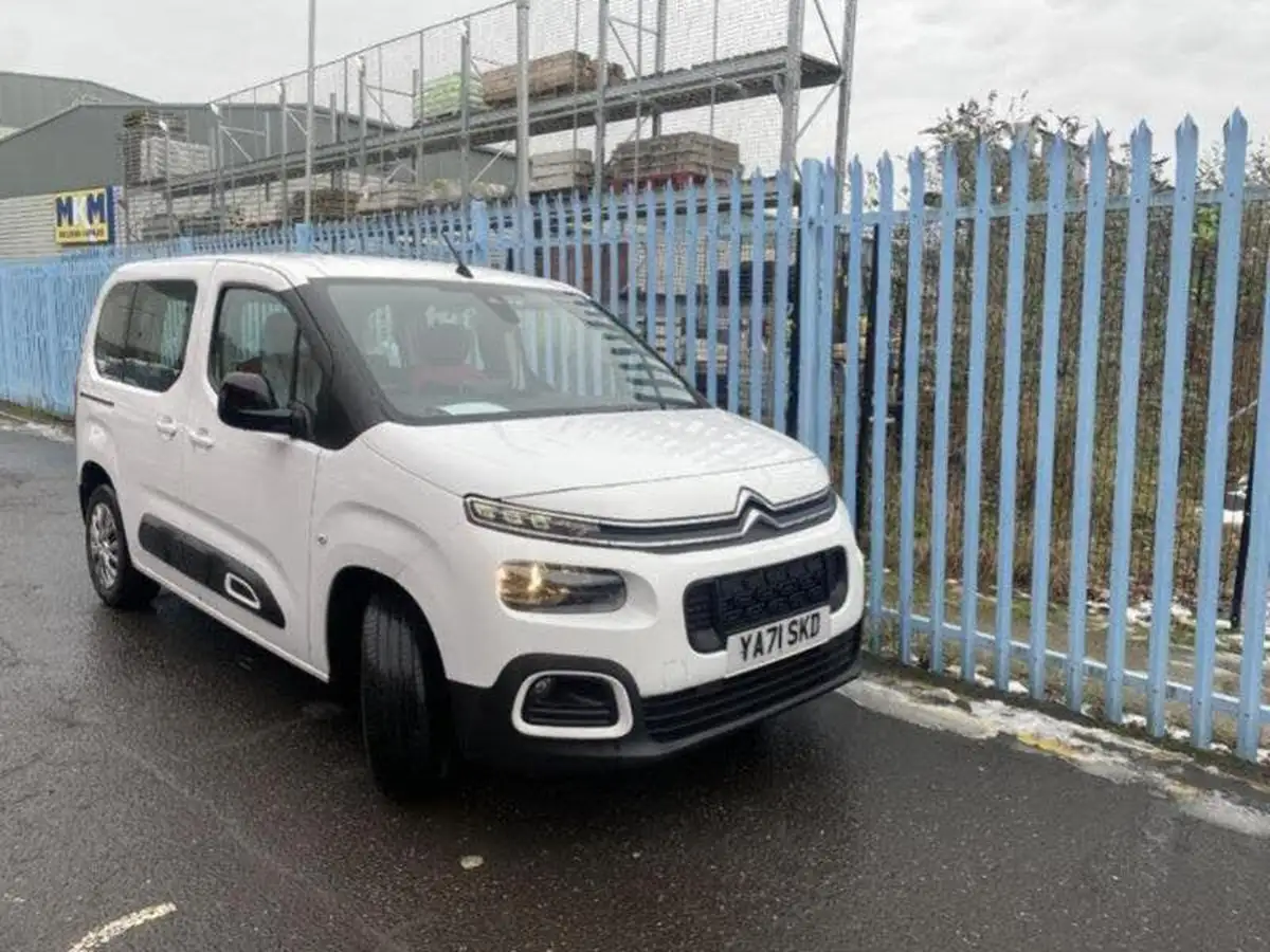 2022-citroen-berlingo-15bluehdi-feel-m-size-100ps-big-0