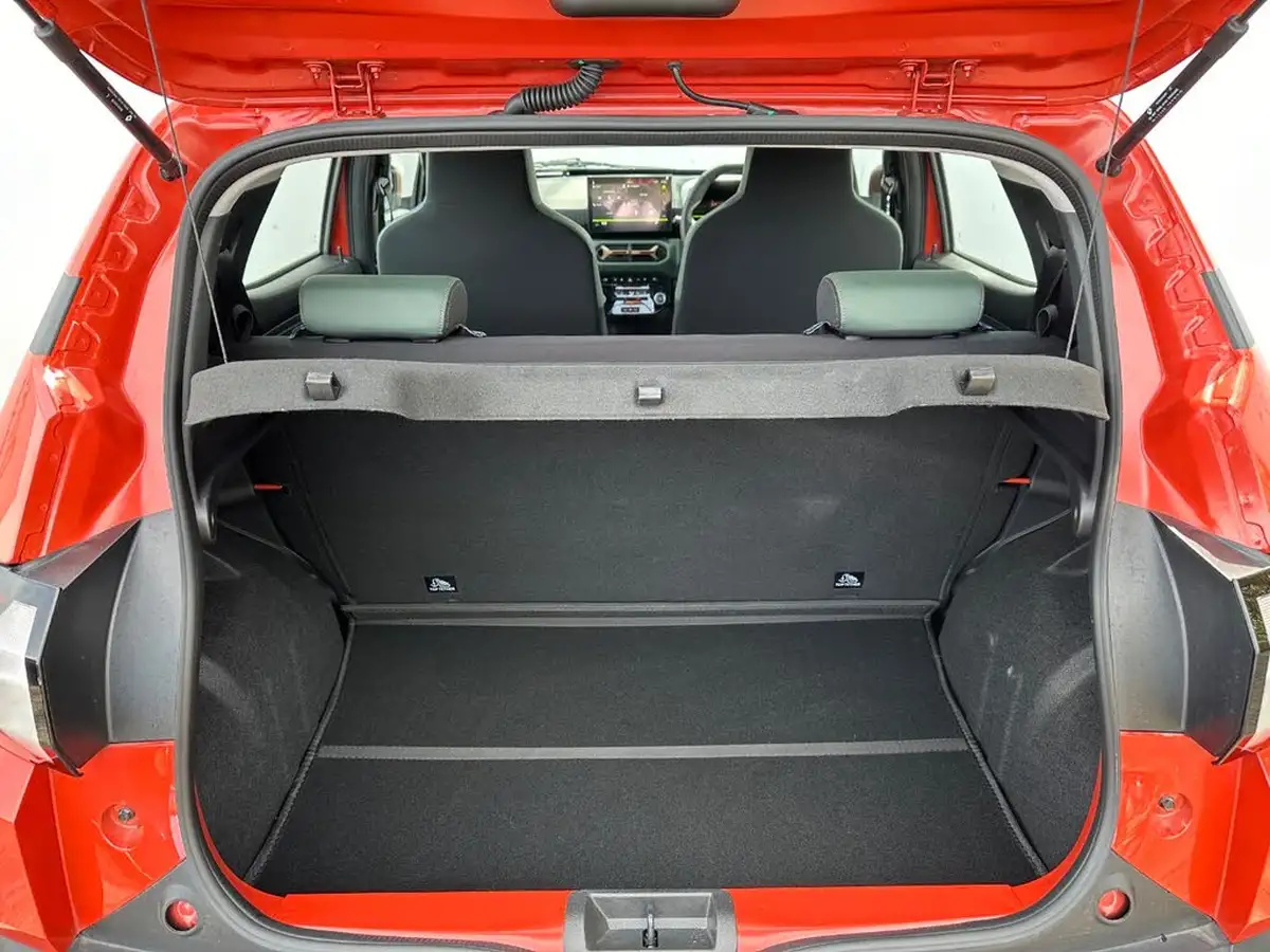 2024-dacia-spring-cargo-e-extreme-big-11