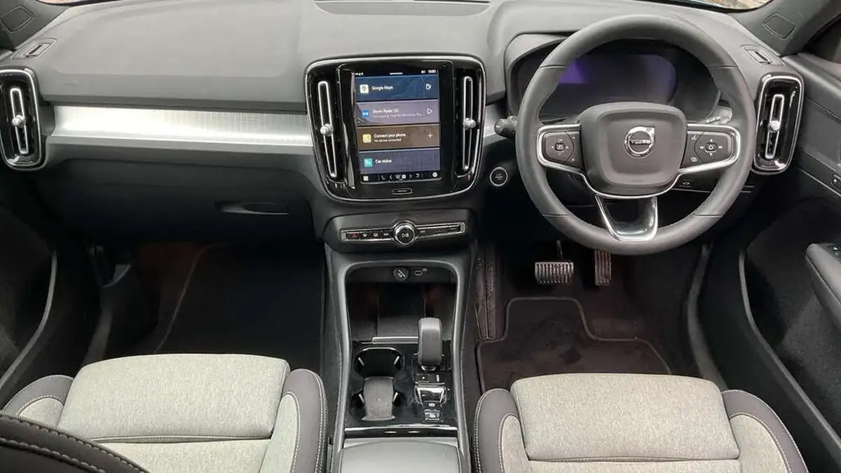2022-volvo-xc40-20-b4-plus-awd-big-4