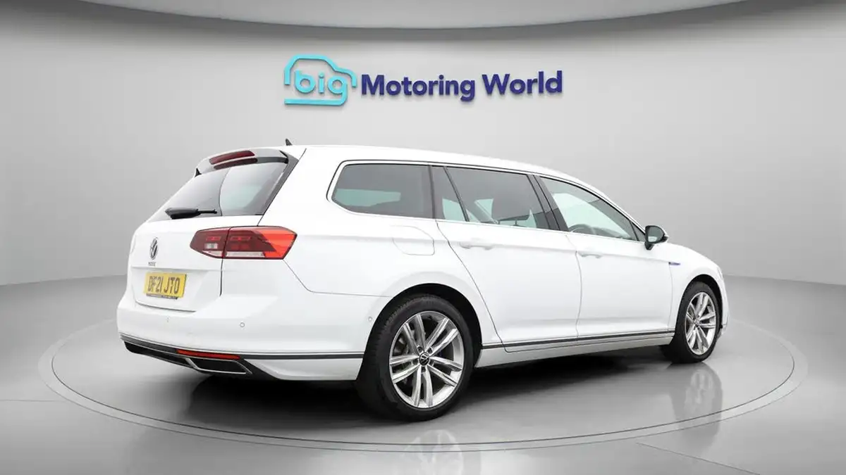 2021-volkswagen-passat-14-tsi-gte-estate-5d-big-7