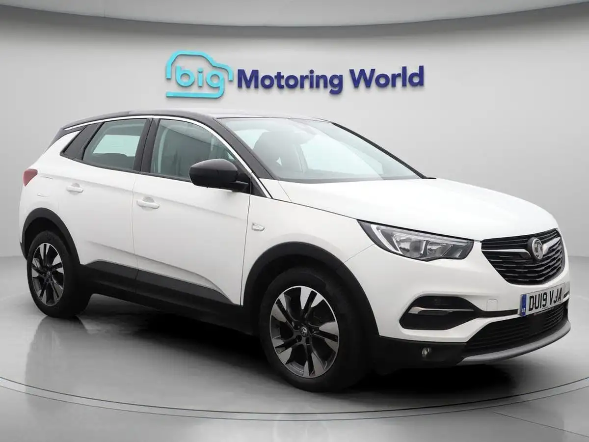 2019-vauxhall-grandland-x-12-sport-nav-big-0
