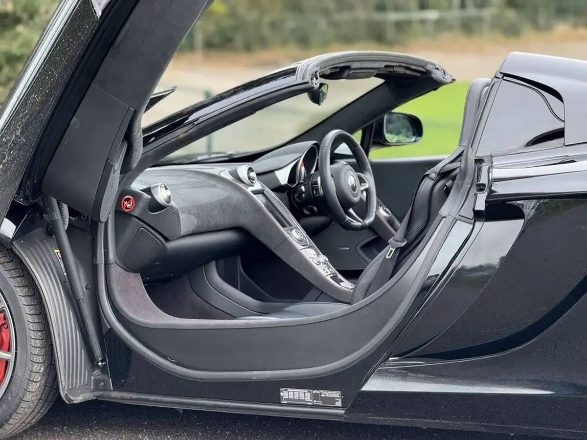 2013-mclaren-12c-38-spider-big-13