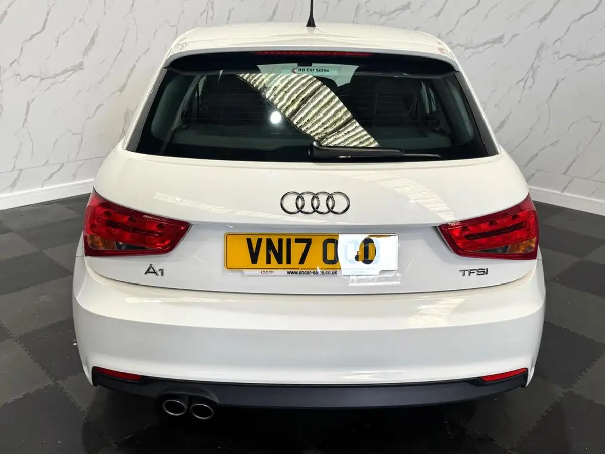 2017-audi-a1-14-tfsi-sportback-5d-big-3