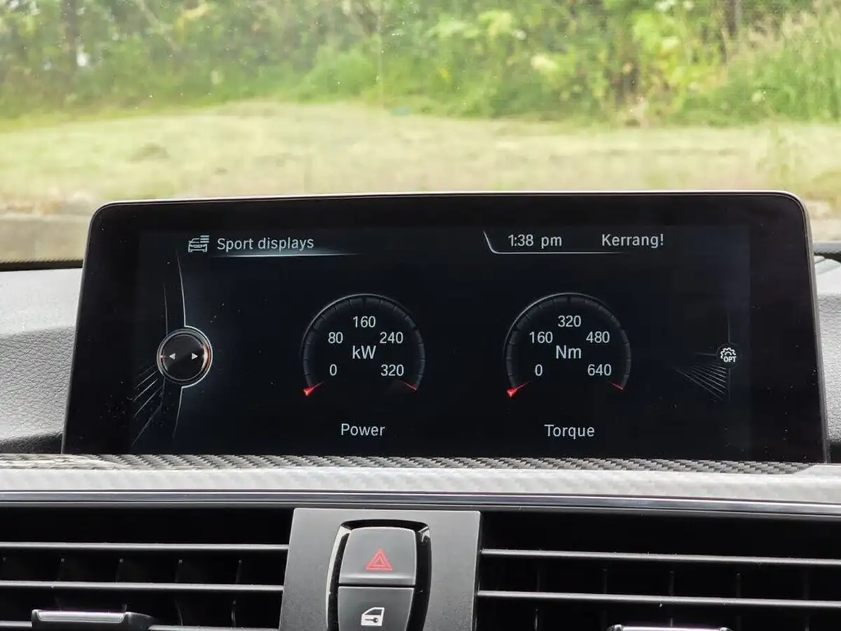 2015-bmw-4-series-30-m4-425bhp-ss-coupe-m-dct-big-21