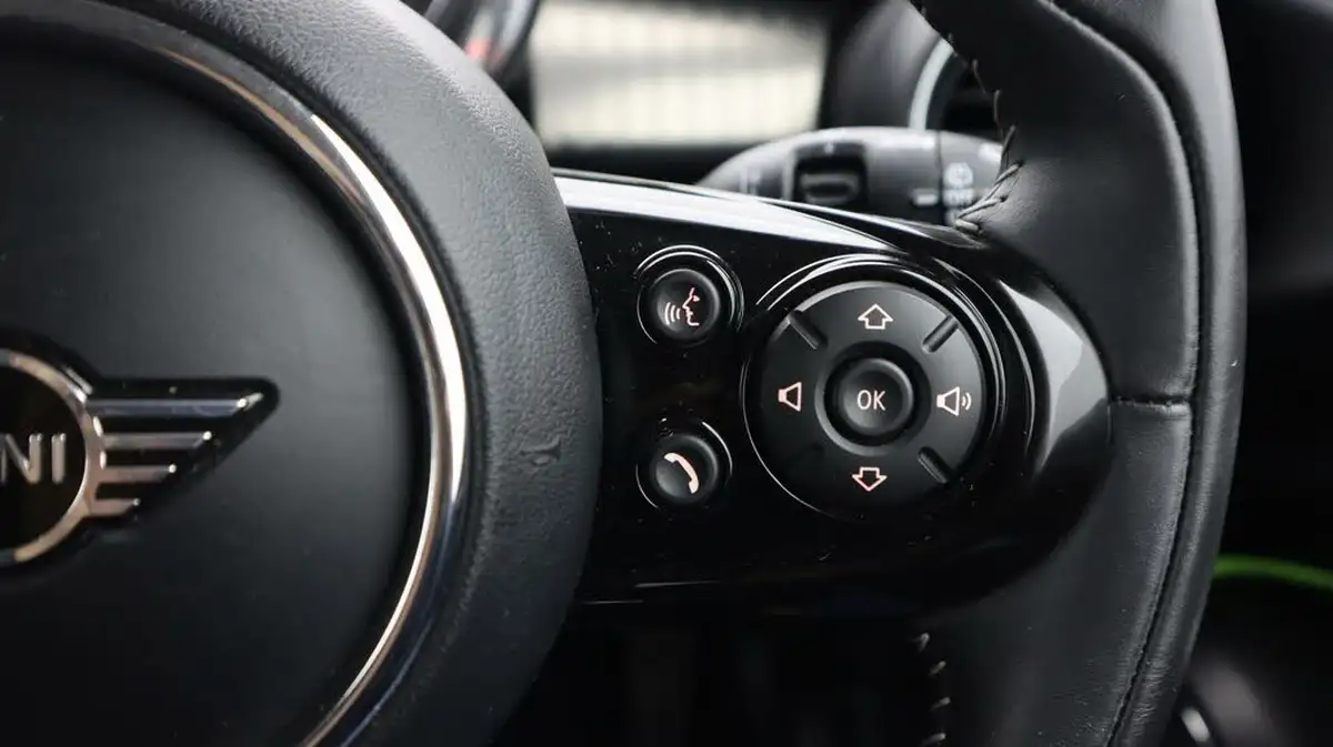 2019-mini-cooper-15-cooper-exclusive-134bhp-hatchback-3d-auto-big-22