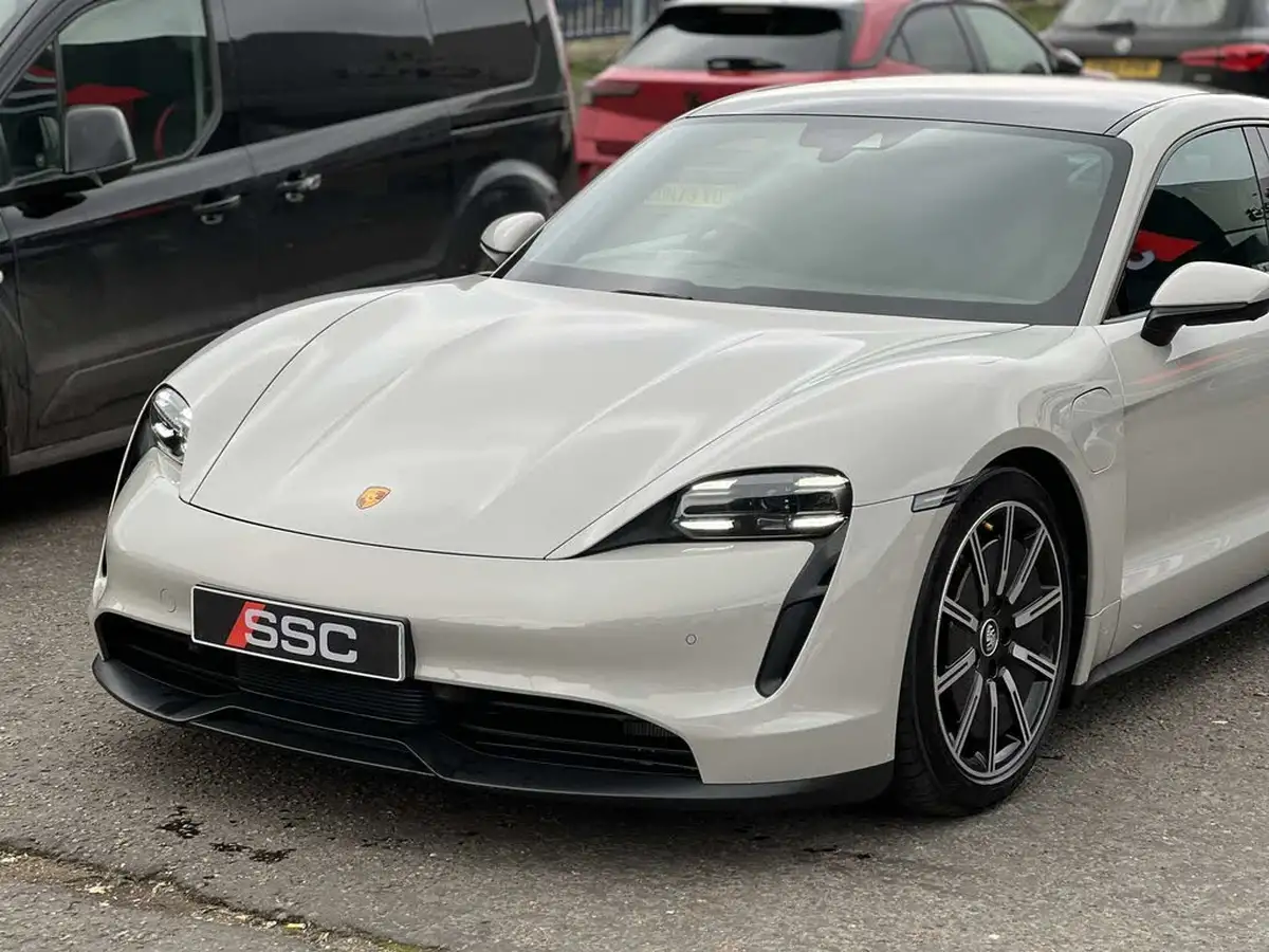 2023-porsche-taycan-e-4s-571ps-performance-battery-plus-big-10