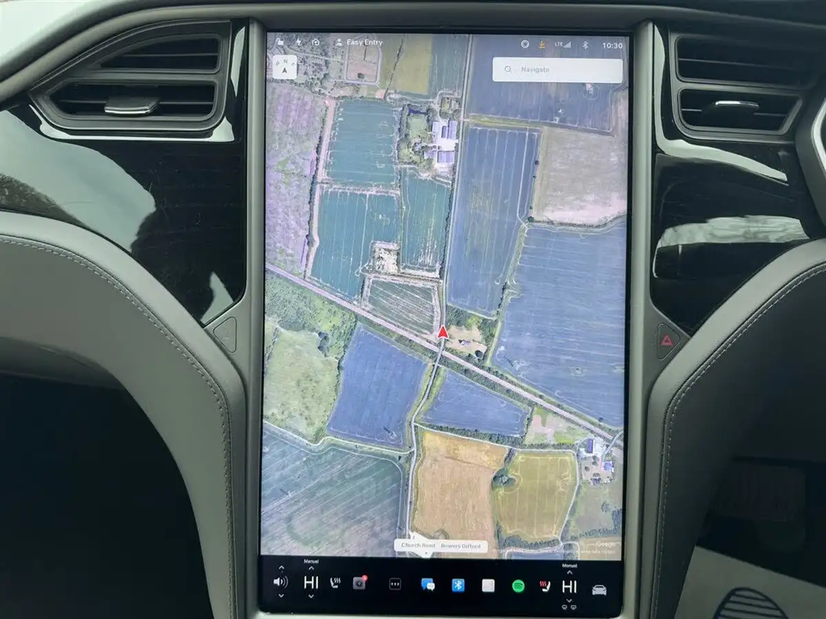 2019-tesla-model-s-e-long-range-big-9