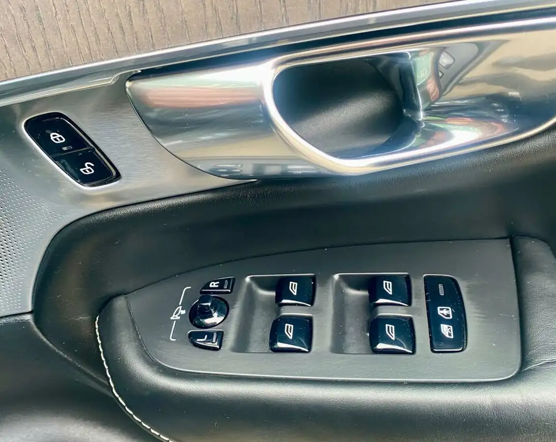 2019-volvo-xc90-20-t8-inscription-pro-384bhp-ss-big-43