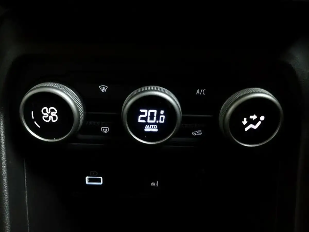 2024-dacia-sandero-stepway-10-tce-extreme-90bhp-big-14
