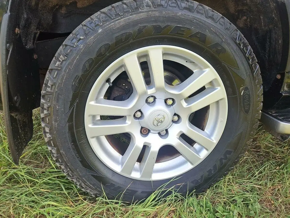 2013-toyota-land-cruiser-30td-lc5-big-16