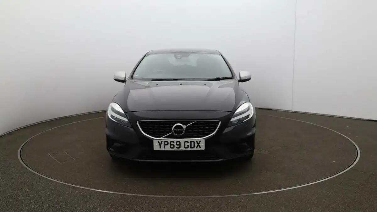 2019-volvo-v40-20-t2-r-design-edition-big-39