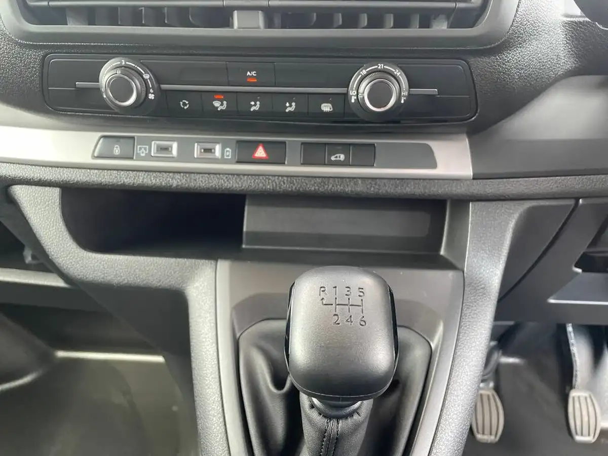 2024-vauxhall-vivaro-15td-xl-pro-big-24