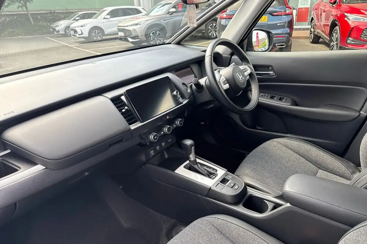 2022-honda-jazz-15-i-mmd-ex-107ps-big-1