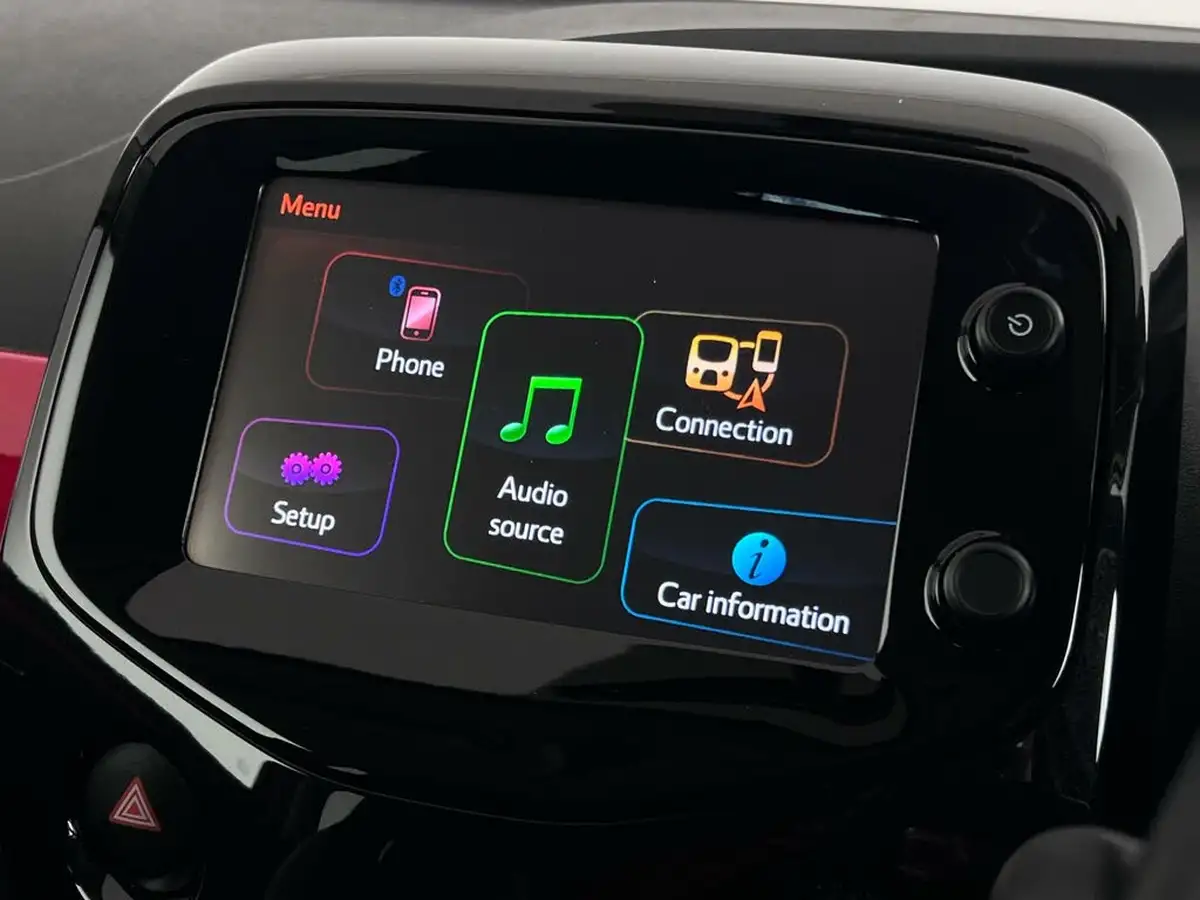 2017-toyota-aygo-10-vvt-i-x-style-71bhp-x-shift-big-33