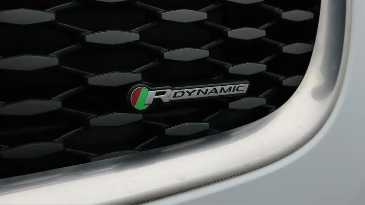2022-jaguar-e-pace-20-d165-r-dynamic-se-big-21