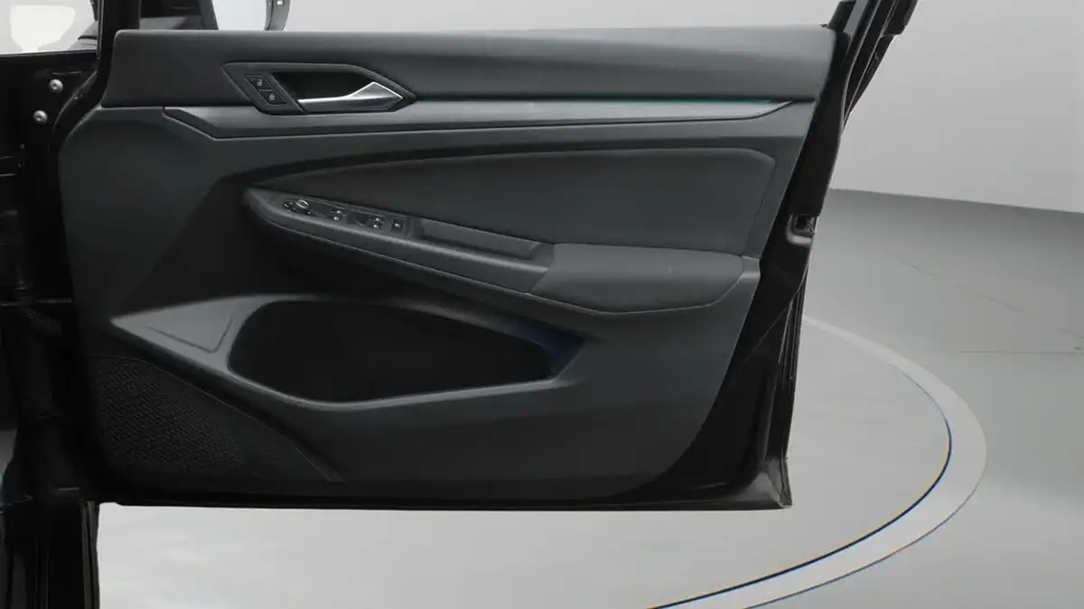 2021-volkswagen-golf-15-tsi-style-150ps-hatchback-big-15