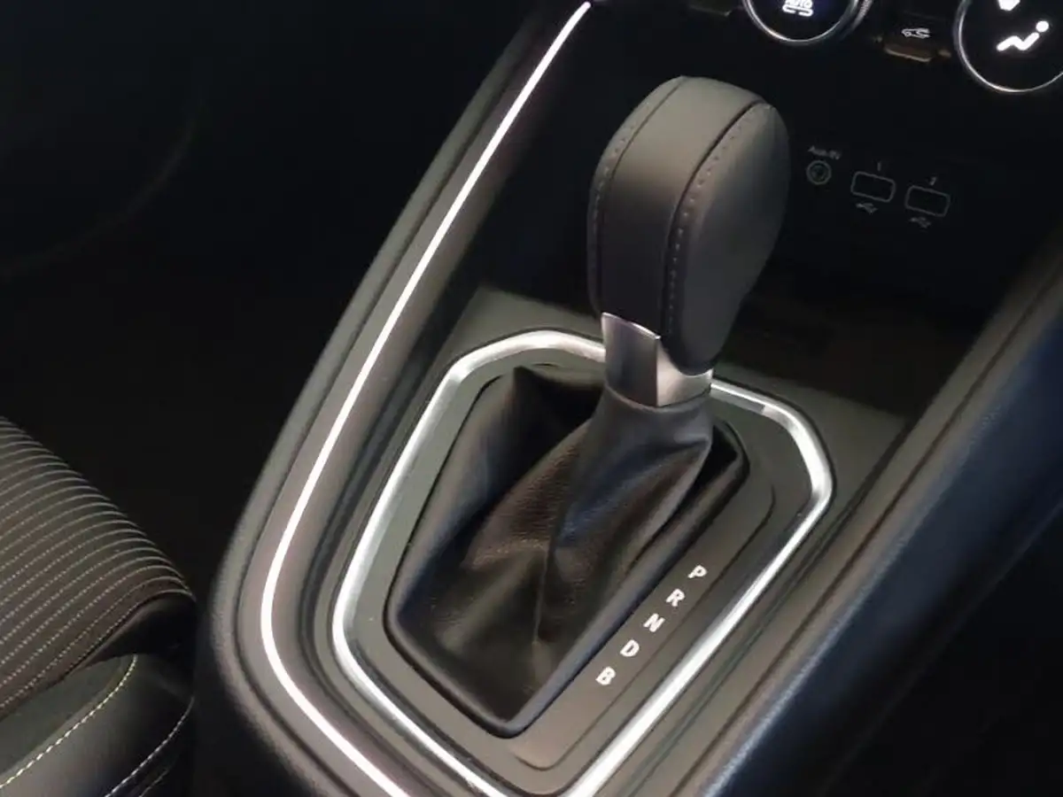 2023-renault-clio-16-engineered-big-14