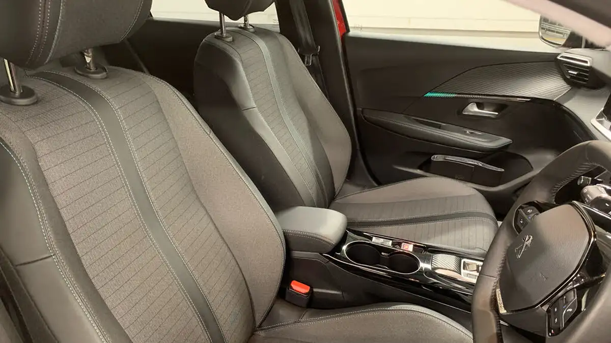 2022-peugeot-208-12-puretech-allure-premium-100bhp-eat8-big-41