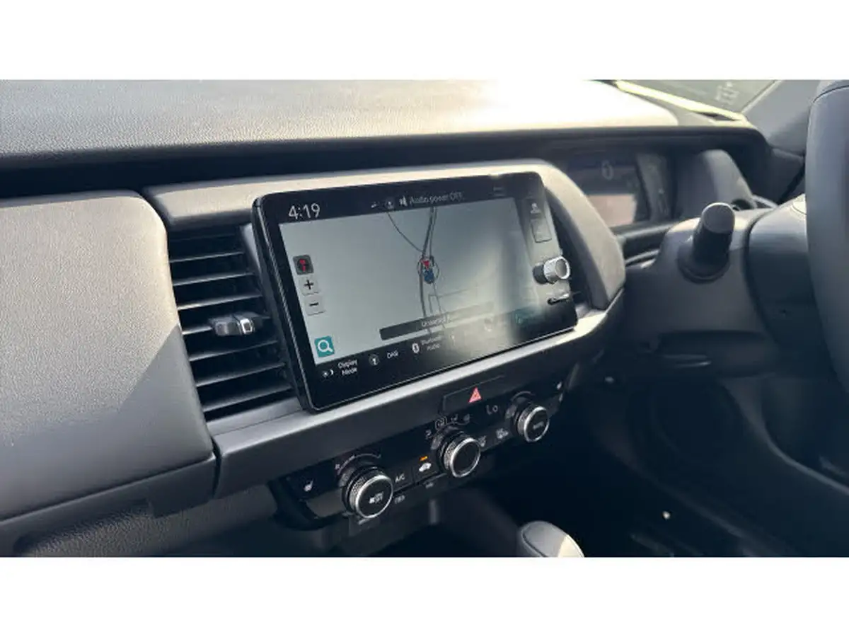2025-honda-jazz-15-i-mmd-advance-big-25
