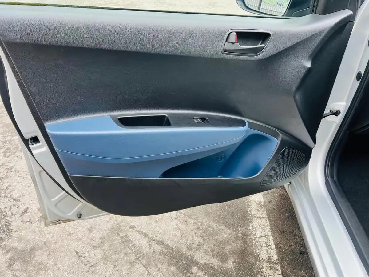 2015-hyundai-i10-10-se-big-68