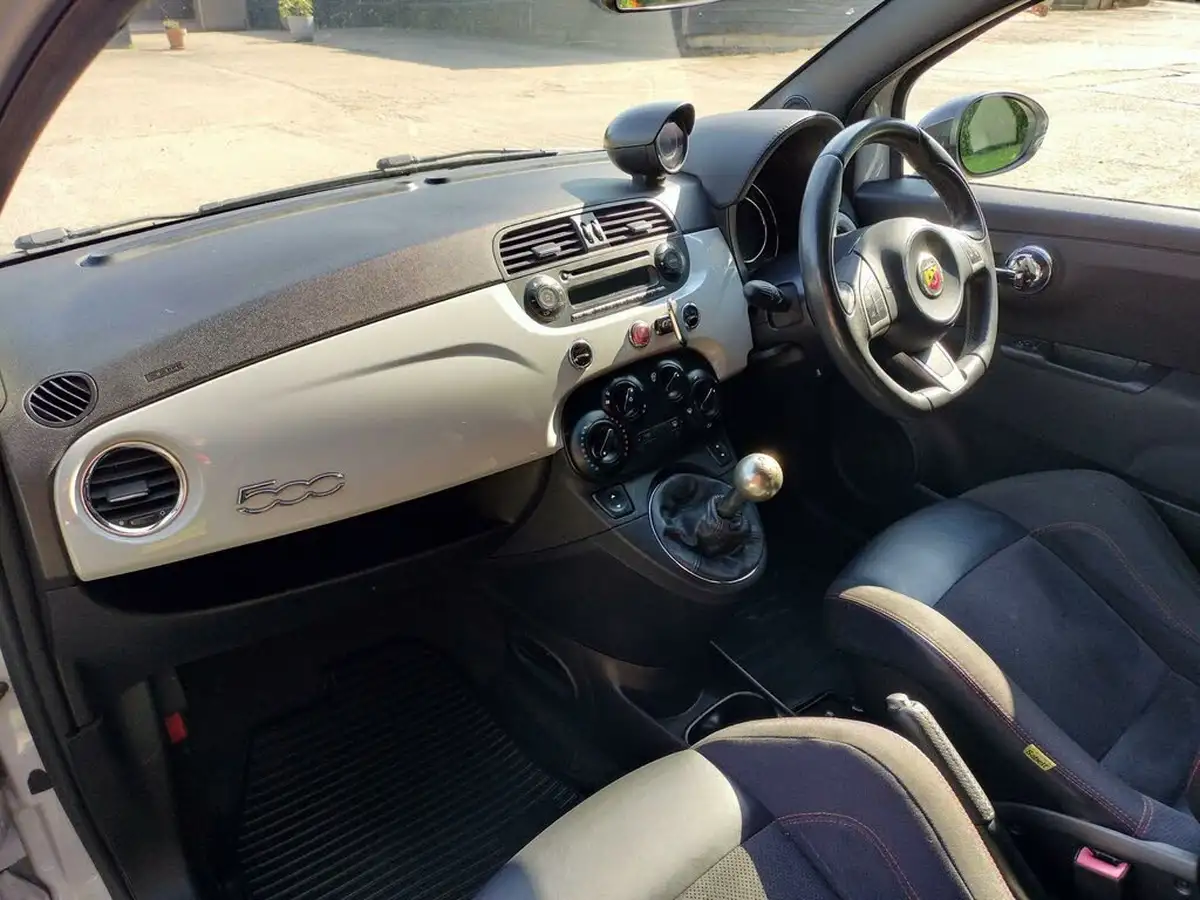 2015-fiat-500-14-abarth-t-jet-big-42
