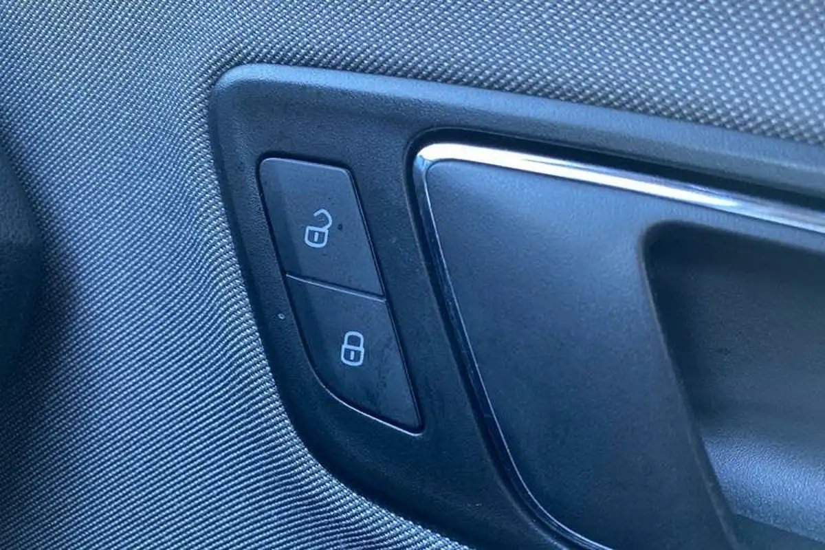 2019-seat-leon-16tdi-se-dynamic-hatchback-big-30