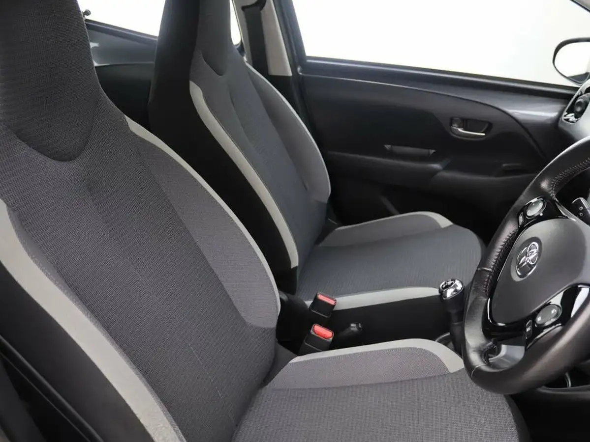 2021-toyota-aygo-10-vvt-i-x-play-tss-big-11