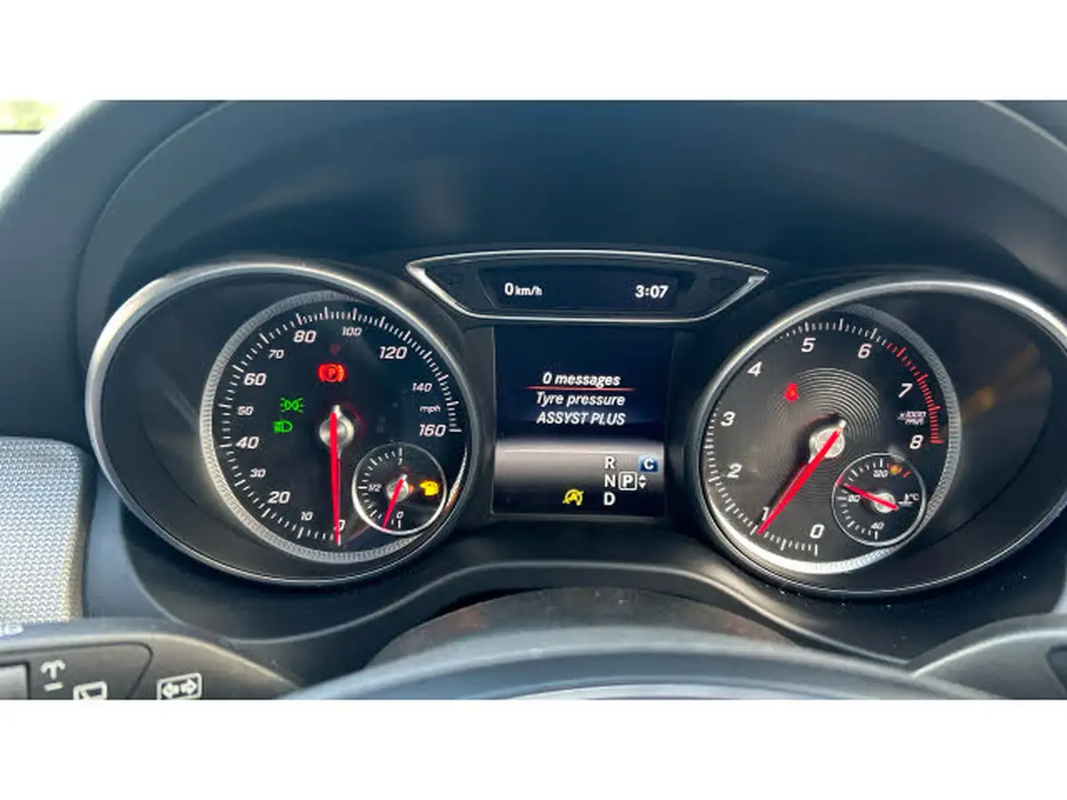 2018-mercedes-benz-gla-class-16-gla-180-urban-edition-7g-dct-big-17