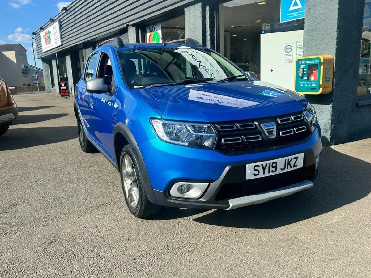 2019-dacia-sandero-stepway-09-tce-essential-big-0