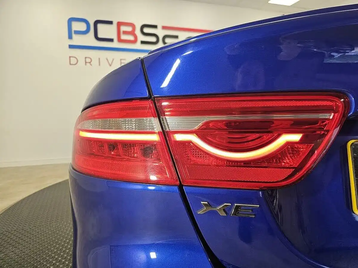 2019-jaguar-xe-20i-r-sport-200ps-big-37