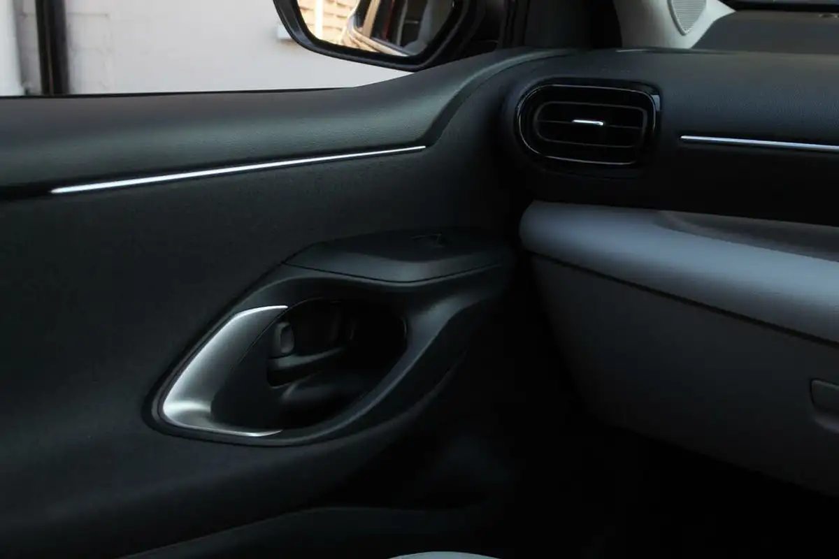 2022-toyota-yaris-cross-15-vvt-i-excel-city-packpan-roof-big-30