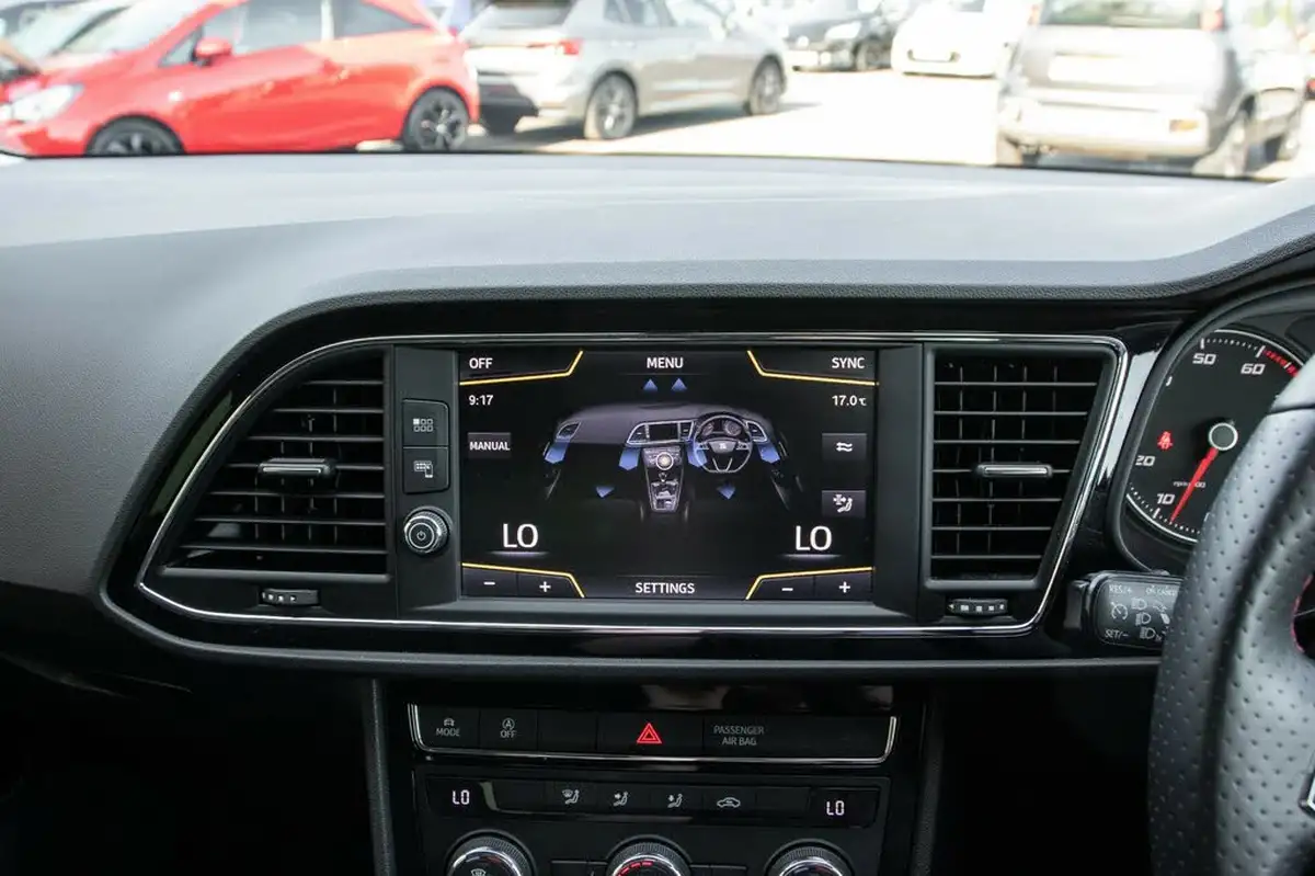 2018-seat-leon-14-tsi-fr-technology-hatchback-5d-big-28