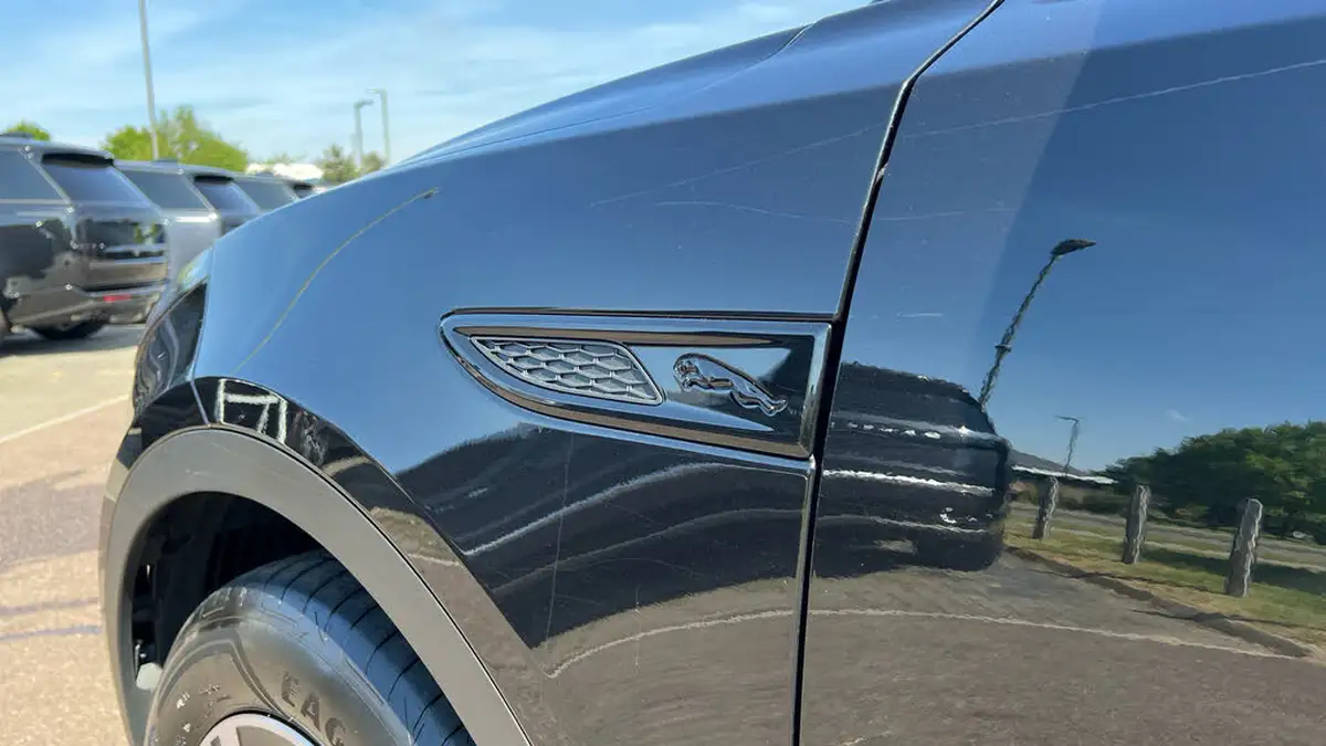 2023-jaguar-e-pace-15-p300e-r-dynamic-s-big-19