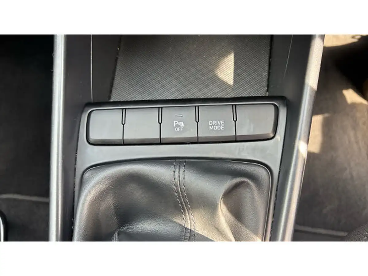 2021-hyundai-i20-10-t-gdi-element-big-31