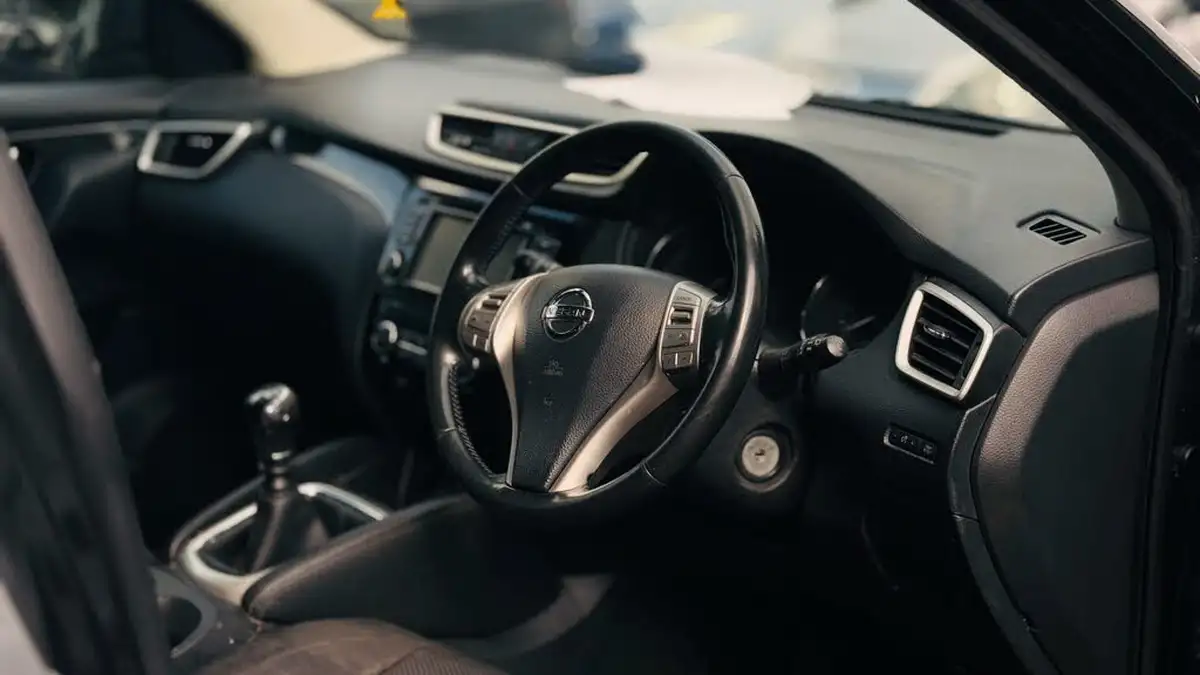 2015-nissan-qashqai-big-9
