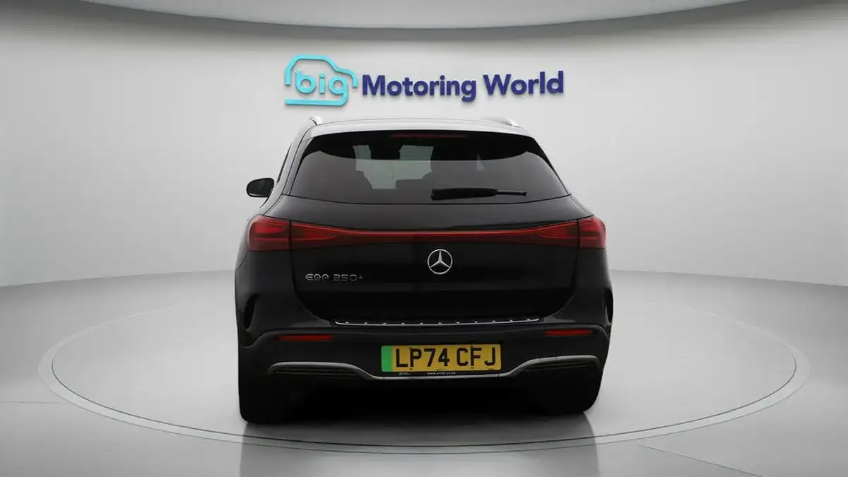 2025-mercedes-benz-eqa-e-eqa-250-amg-line-executive-big-6