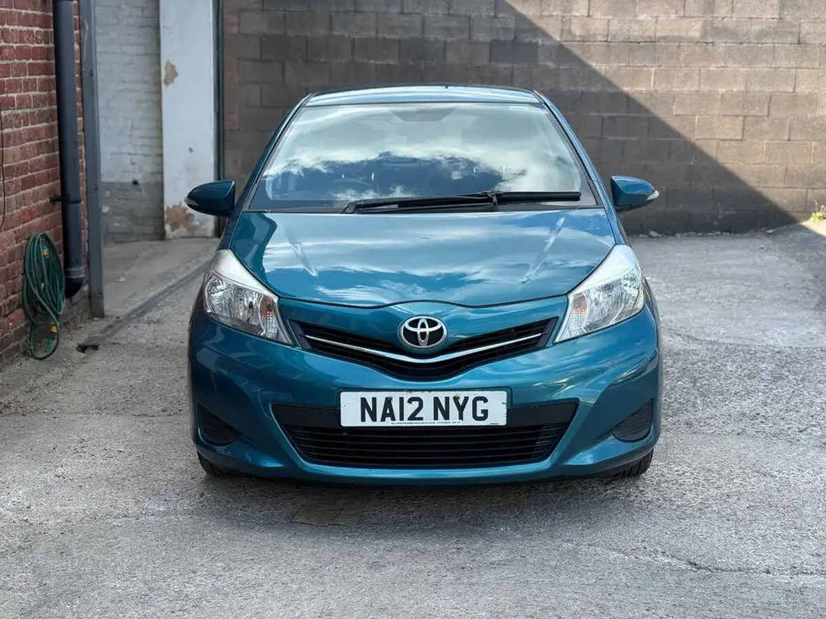2012-toyota-yaris-133-tr-vvt-i-5d-big-1