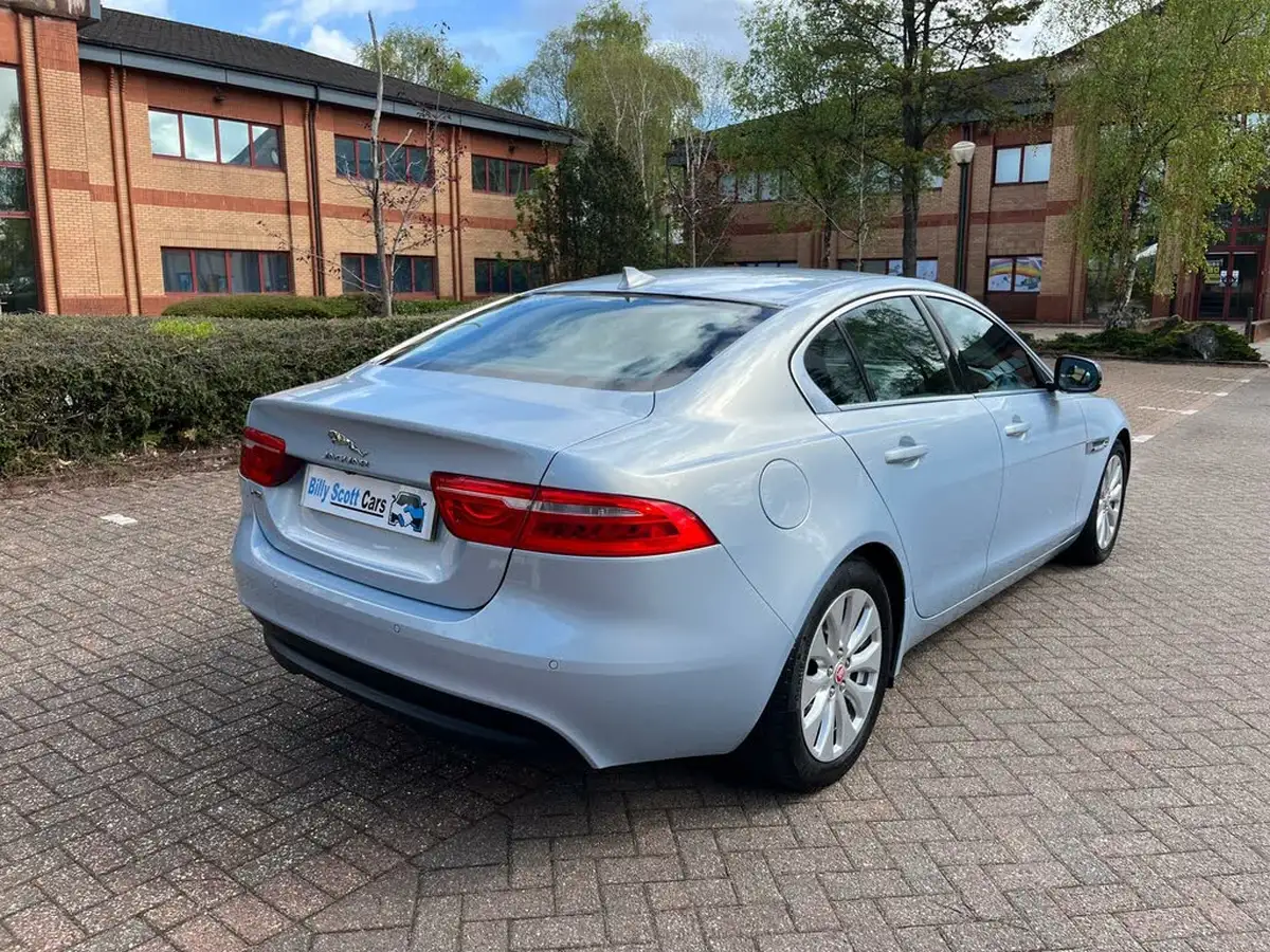 2016-jaguar-xe-20d-prestige-163ps-big-23