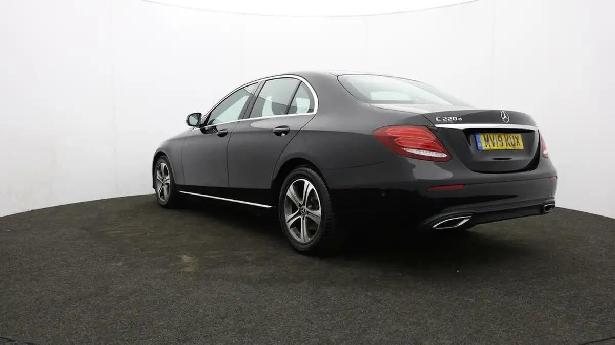 2019-mercedes-benz-e-class-20d-e220d-se-ss-saloon-4d-big-78