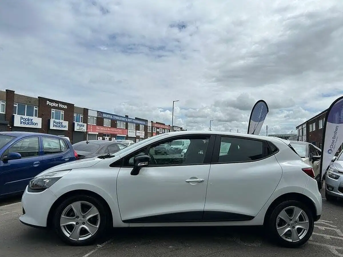2014-renault-clio-12-expression-big-5