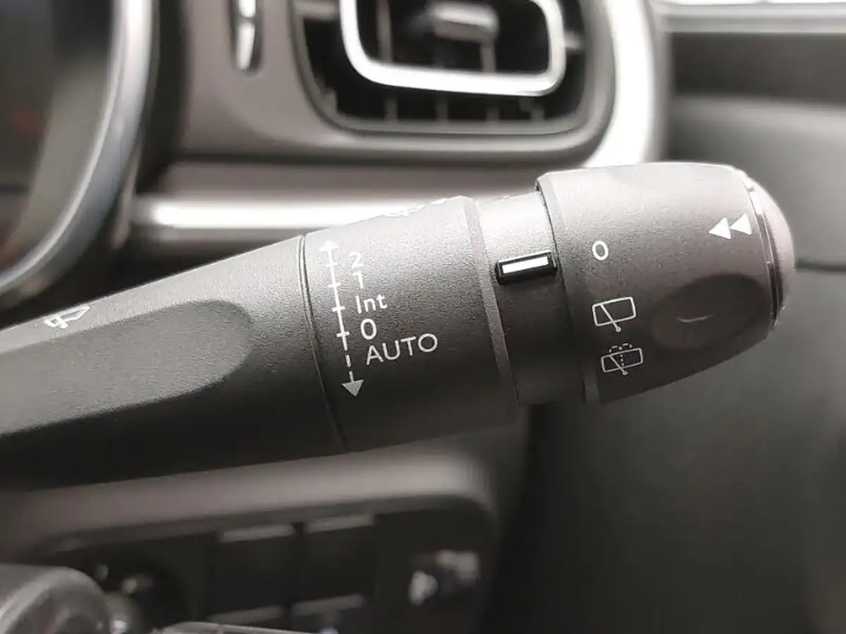 2022-citroen-c3-12-puretech-saint-james-83ps-big-17