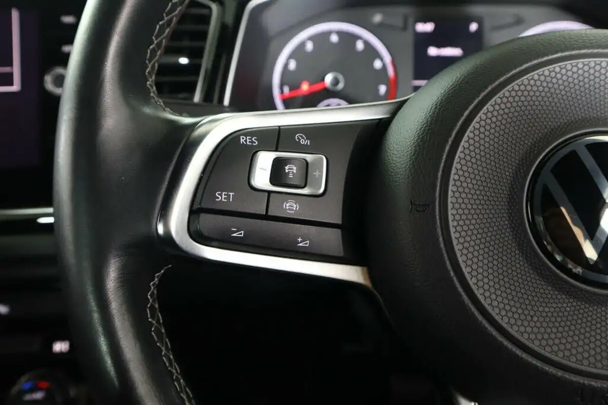 2020-volkswagen-t-roc-15-tsi-black-edition-dsg-big-18