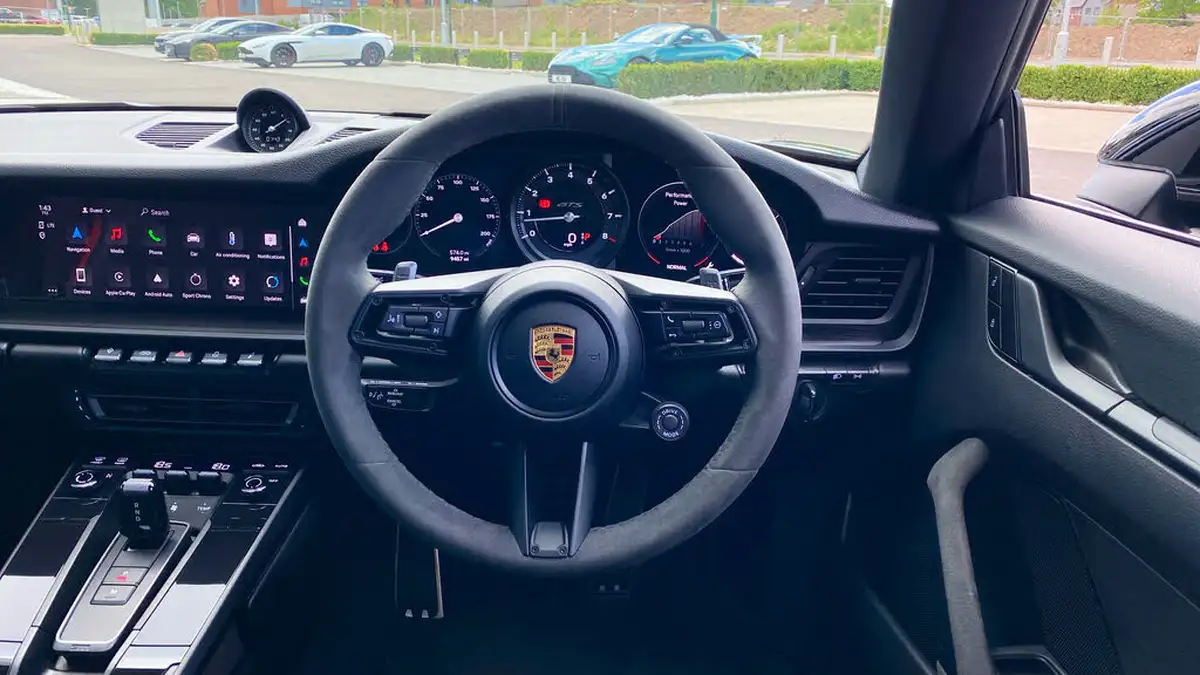 2022-porsche-911-30-carrera-gts-coupe-pdk-big-10