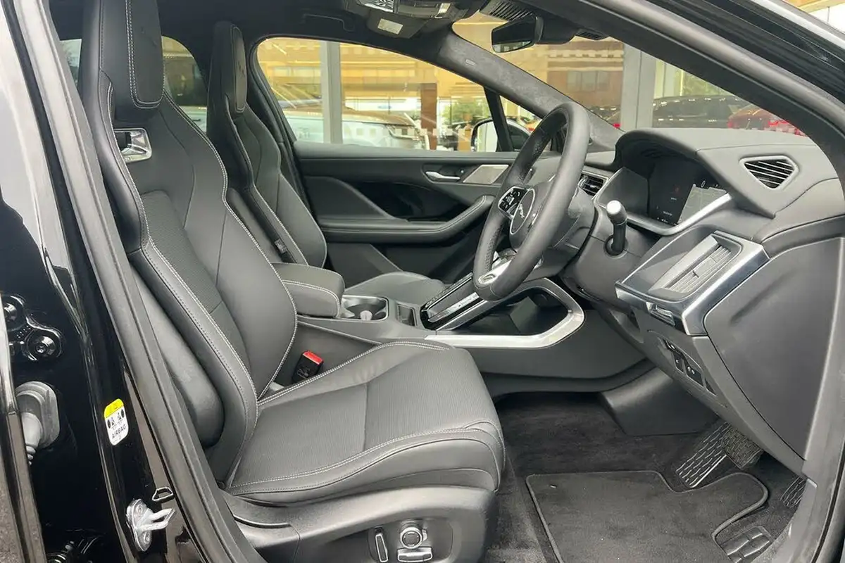 2024-jaguar-i-pace-ev400-400-sport-big-34